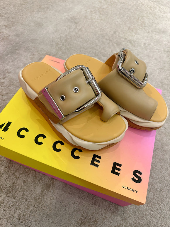 Mellow Glow Beige Sandal