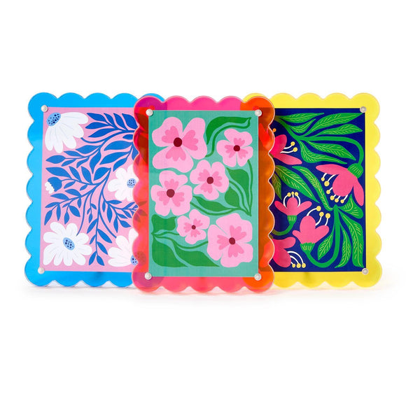 Acrylic Scalloped Frame