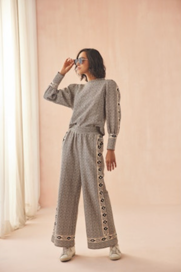 Blakely Sesame Lydia Sweatshirt